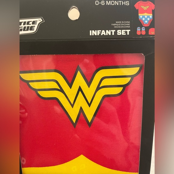 Wonder Woman Infant Halloween Costume 0-6 months - Picture 4 of 4